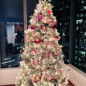 BALSAM HILL - FROSTED FRASER FIR